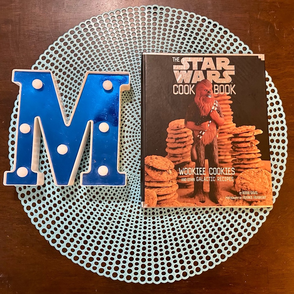 Wookiee Cookies : A Star Wars Cookbook by Robin Davis (1998, Hardcover)- Used.